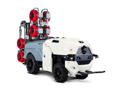 Caption: Q Series Sprayers: (Left) The Q4 / Q6 sprayers comprise two or three fans on either side and are best suited to grape, apple or tree crops. (Right) The Q8 sprayer comprises eight fans, four on each side and is best suited to apple crops. Sprayers are folded inwards for operation – and can be opened outwards for ease of service and adjustment